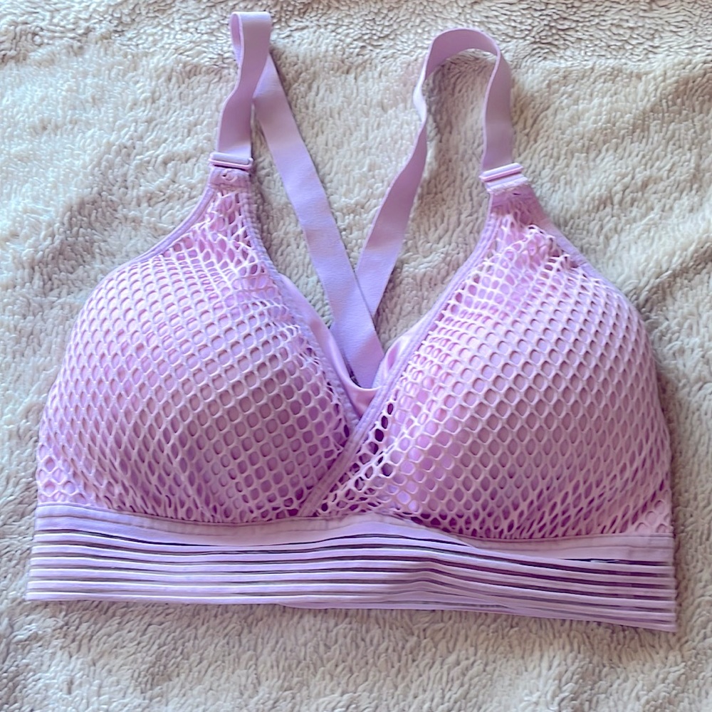 PINK Victoria Sport 36D Incredible Lightweight Sports Bra